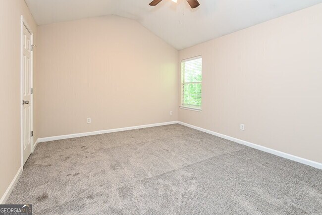 Building Photo - 347 Hidden Creek Ln