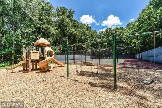 Building Photo - 2BD/1BA in Bethesda Park - Feeds to WJ HS - ALL Utilities Included