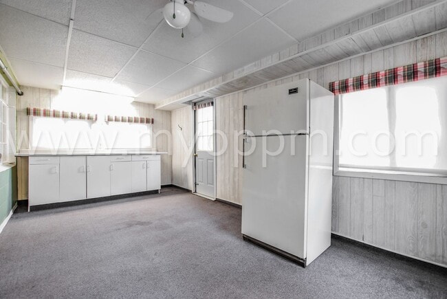 Building Photo - Raised Ranch | 3 Bedroom 2 Bathroom Home |...