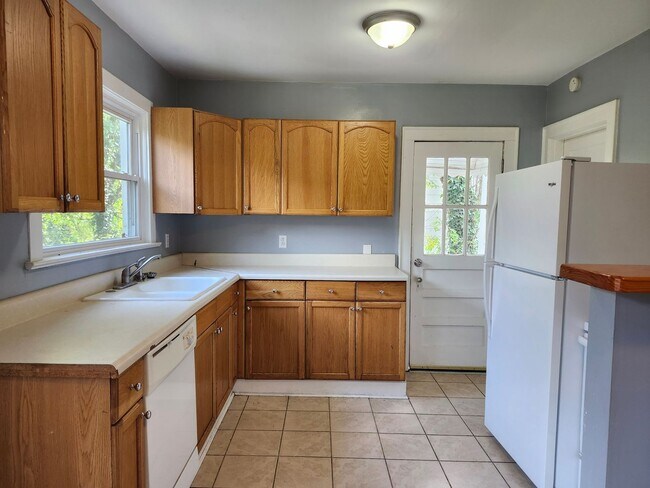 Building Photo - Great 3 bedroom 2 bath home in Red Bank, TN