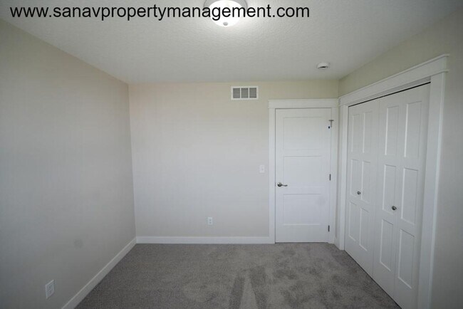 Building Photo - Your Dream Home Awaits You! A 4-Bed, 2.5 - Bath in Bondurant!