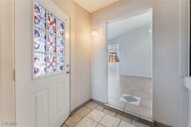 Building Photo - 5453 Requa Ave
