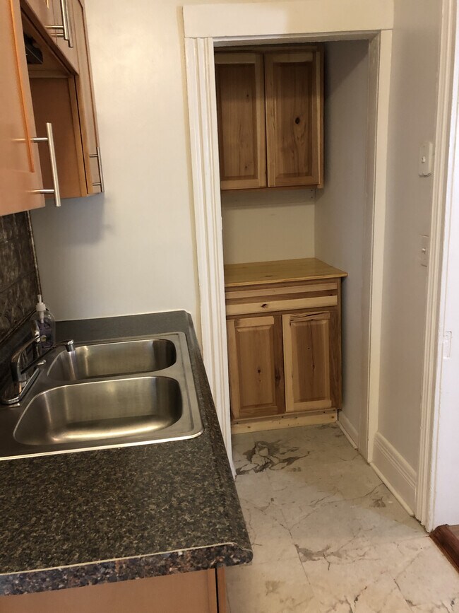 kitchen 2 - 17 Whitmore St