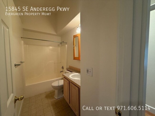 Building Photo - 15845 SE Anderegg Pkwy