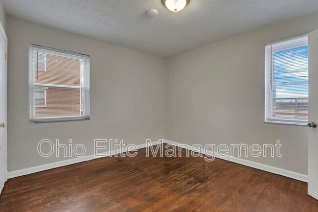 Building Photo - 209 N James Rd