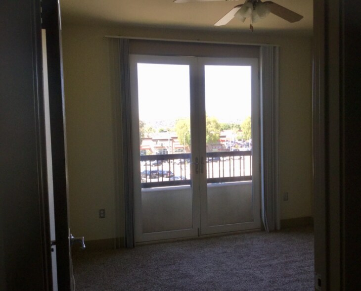 Building Photo - 24507 Town Center Dr