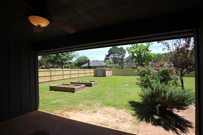Building Photo - 1013 Blue Quail Dr