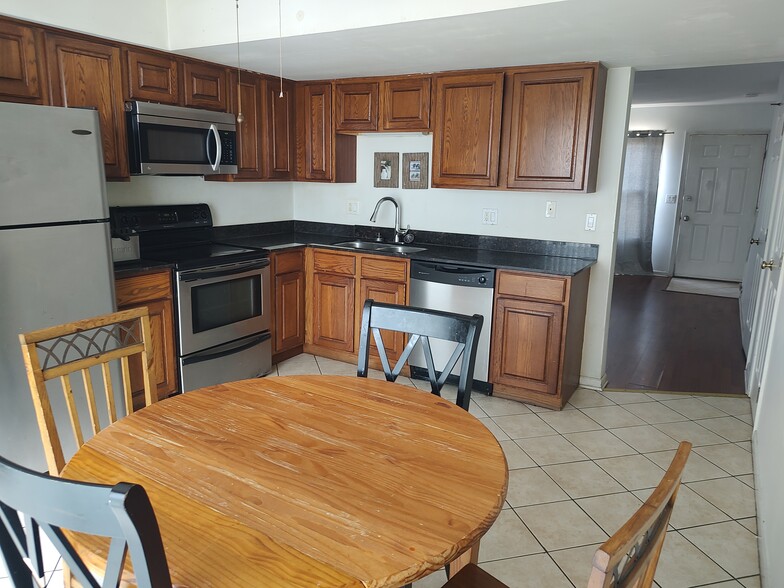 Building Photo - 1233 Marywood Ct