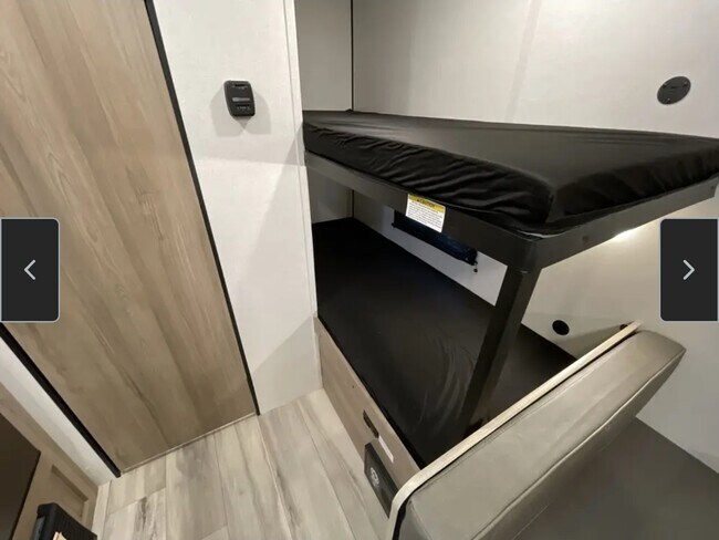 Building Photo - 532 Camino de Amor