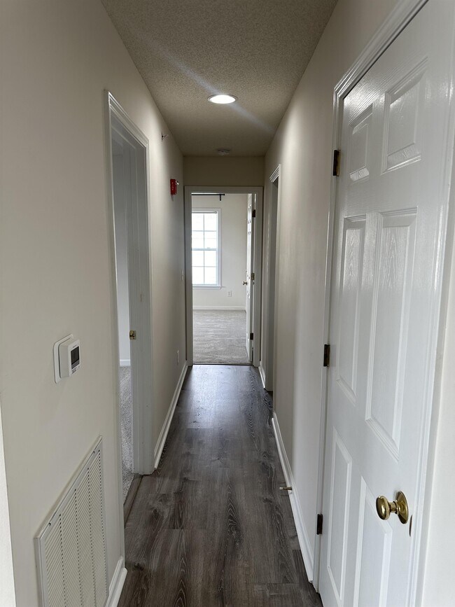 Building Photo - 6112 Hedgecock Cir