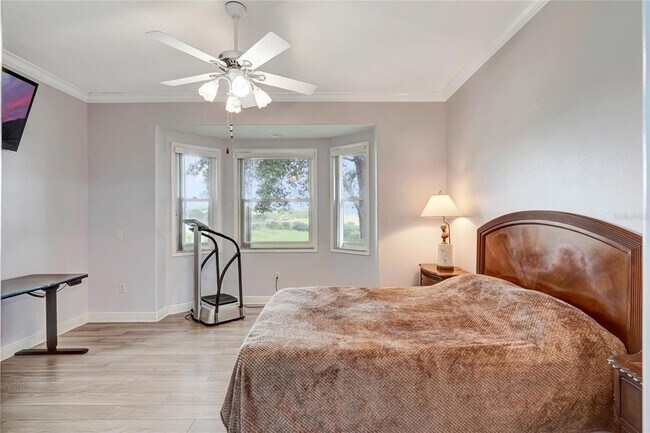Building Photo - 2500 Castle Pines St