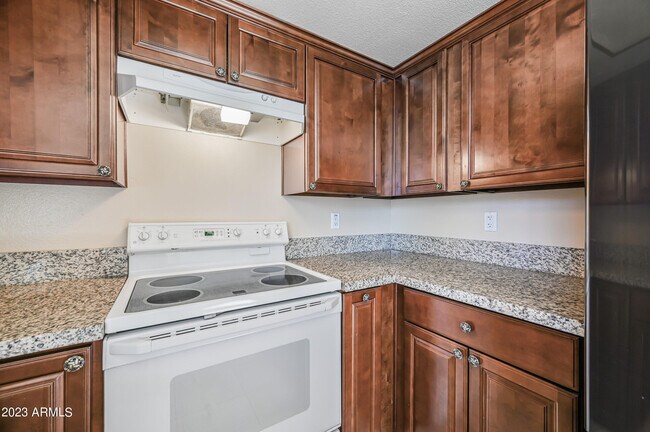 Building Photo - 7725 E Rovey Ave