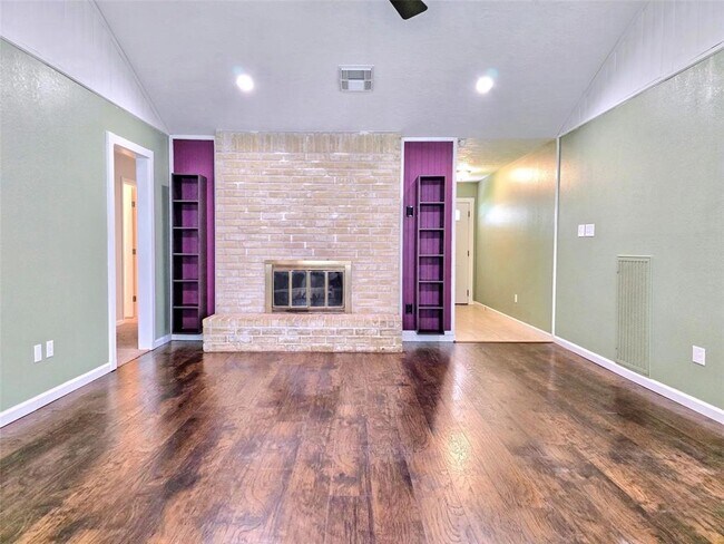 Building Photo - 22510 Parsonsgate Dr