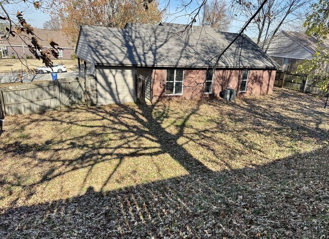 Building Photo - 4289 Brighton Dr