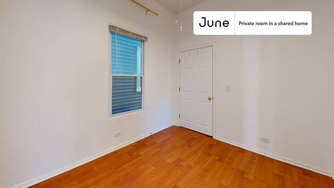 Building Photo - 1841 N Mozart St