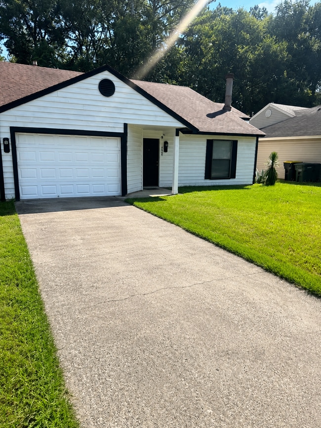 Building Photo - 128 Quail Hollow Dr