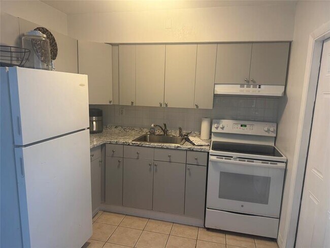 Building Photo - 1107 NW 4th Ave