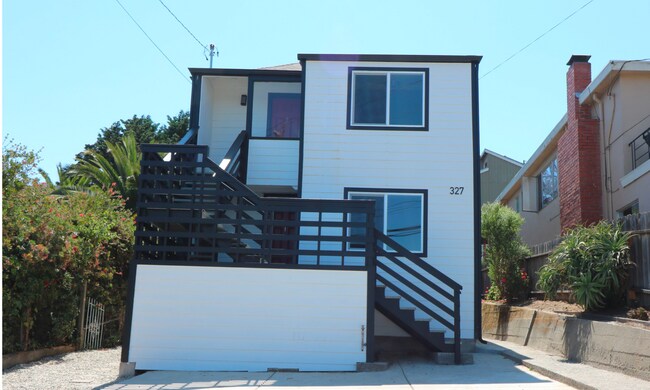 Primary Photo - 327 Tewksbury Ave