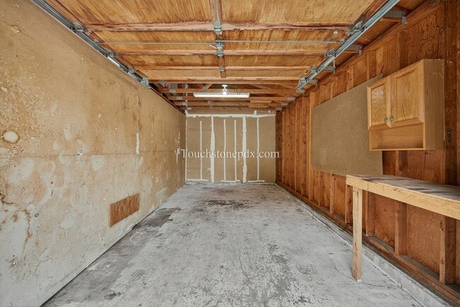 Building Photo - 119 SE Sweetbriar Ln