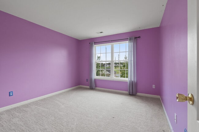 Building Photo - 338 Camerton Ln