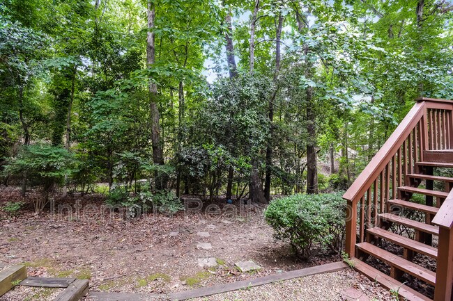 Building Photo - 330 Banyon Brook Point