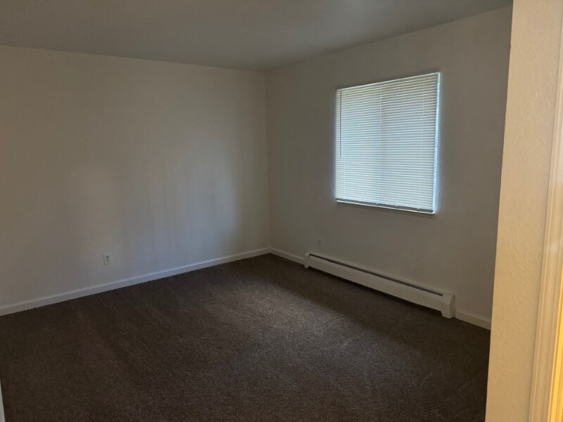 Building Photo - 580 N Main St