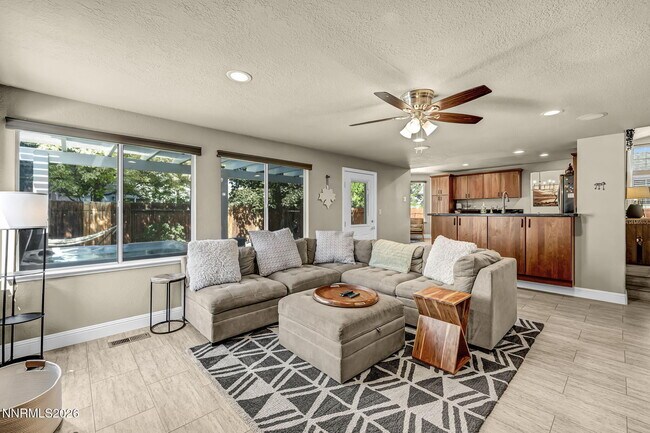 Building Photo - 5045 Pradera St