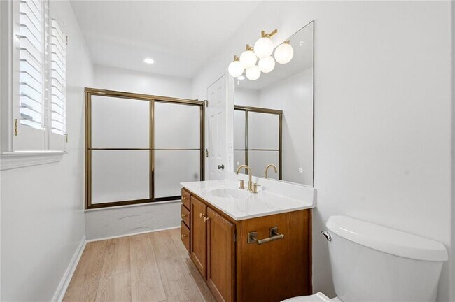 Building Photo - 330 Carybell Ln