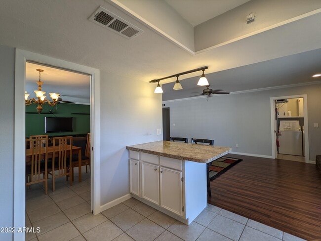 Building Photo - 10044 N 39th Ln