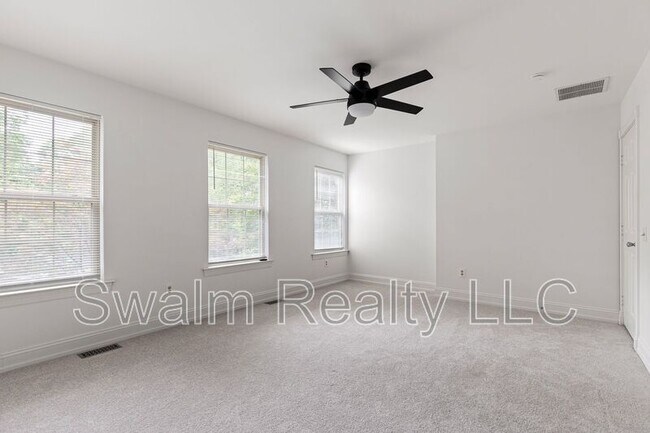 Building Photo - 240 Timber Knoll Dr