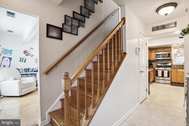Building Photo - 4555 Lantern Pl