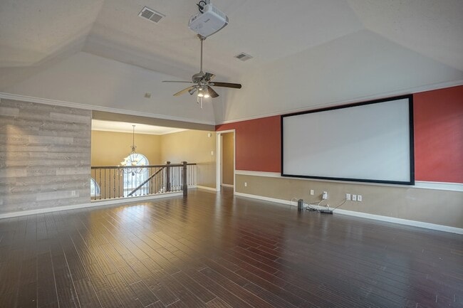 Building Photo - 2108 Lakeway Dr