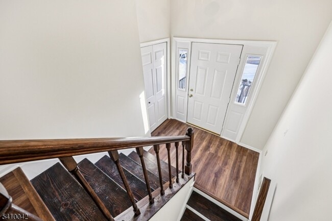 Building Photo - 1075 Ash Dr