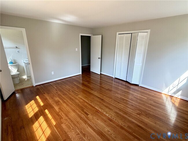 Building Photo - 11402 Creekside Dr