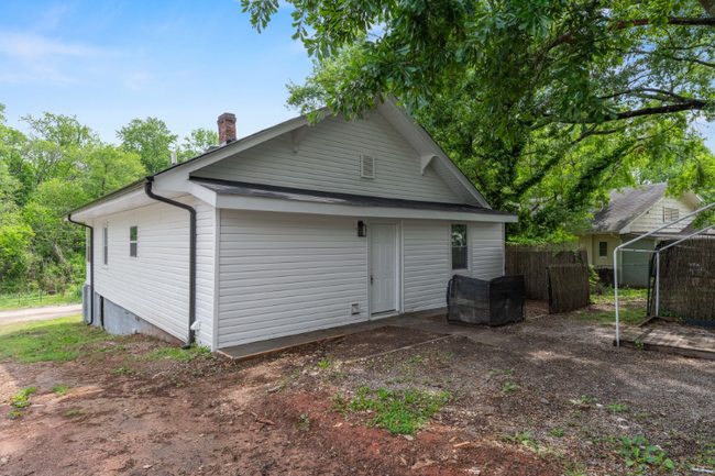 Building Photo - 341 Manning St
