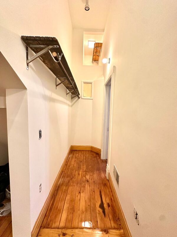 Building Photo - 1656 S Throop St