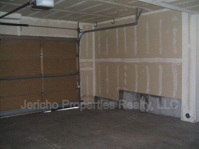 Building Photo - 4236 E 119th Pl