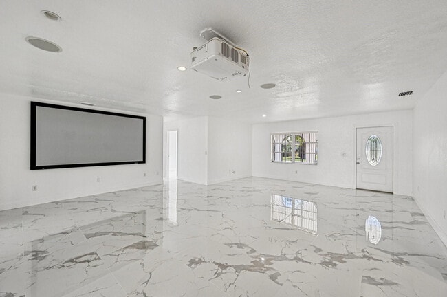 Building Photo - 4549 Baldric St