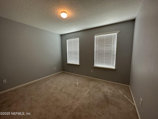 Building Photo - 4578 Silverthorn Dr