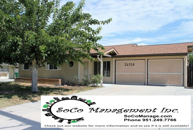 Primary Photo - 3 Bedroom / 2 bathroom Pool Home in Hemet!