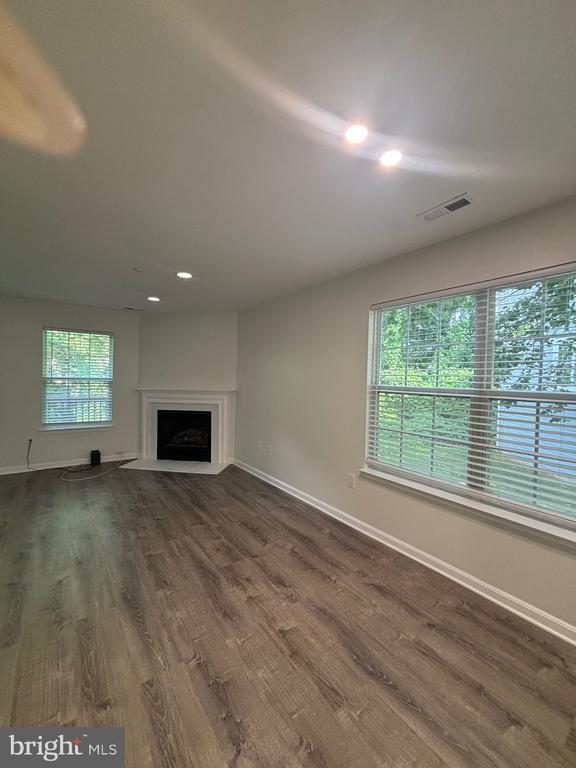 Building Photo - 863 English Chestnut Dr