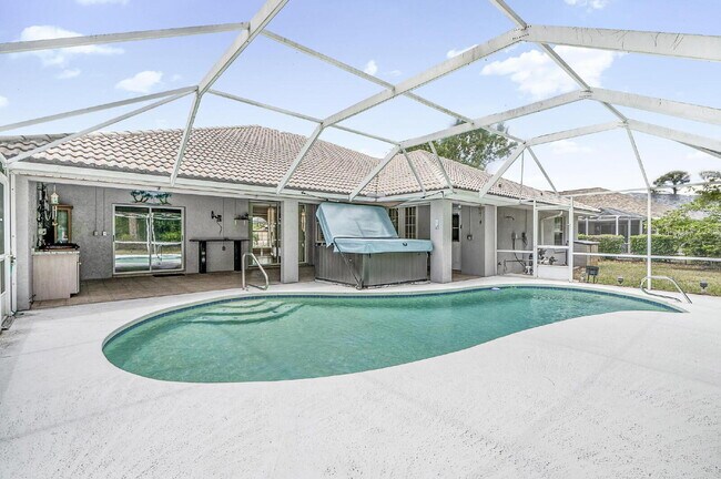 Building Photo - PINE LAKES POOL HOME