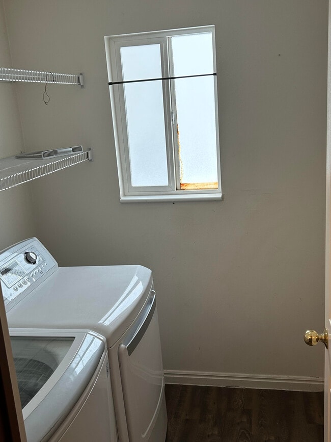 Building Photo - 2991 E 1610 S