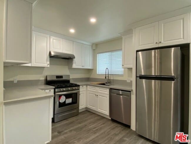 Building Photo - 4832 Rosewood Ave