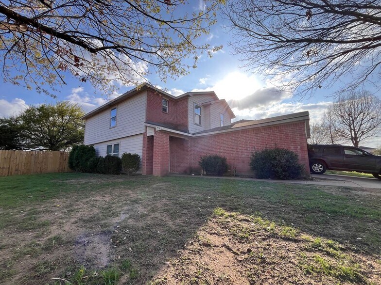 Building Photo - 7002 Wax Berry Dr