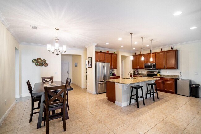 Building Photo - 1026 SW Ingrassina Ave