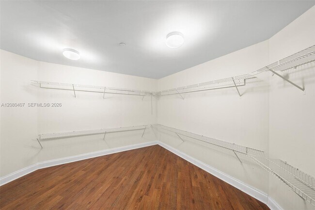 Building Photo - 765 Crandon Blvd