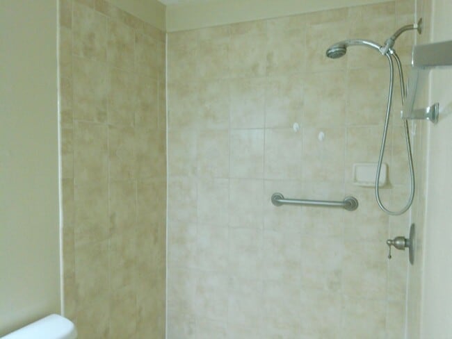 Building Photo - 610 Kaipo Dr