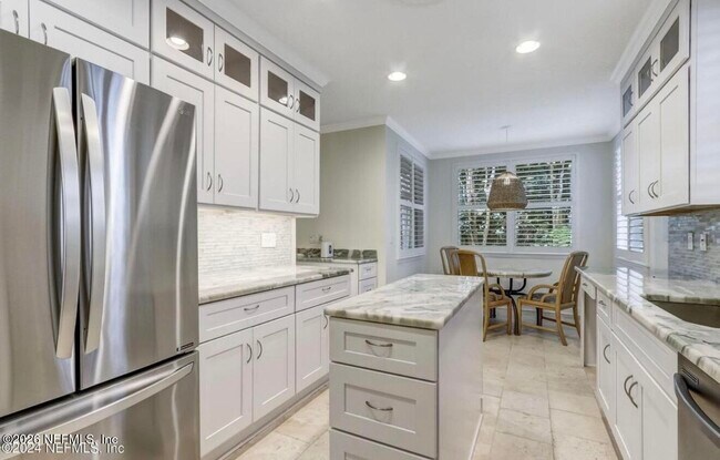 Building Photo - 156 Hidden Palms Ln