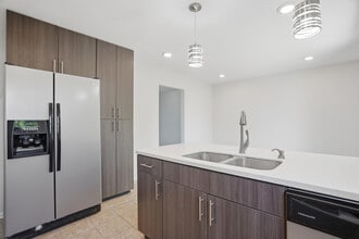 Building Photo - 405 Brewer Dr